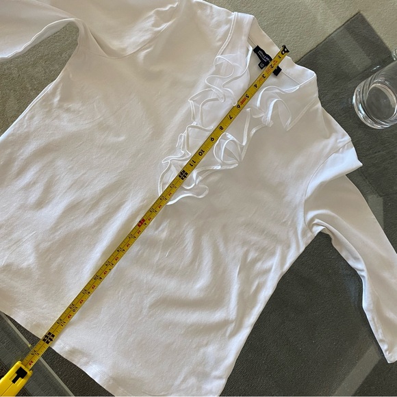 JONES NEW YORK SIGNATURE WHITE RUFFLED TOP - Picture 7 of 8